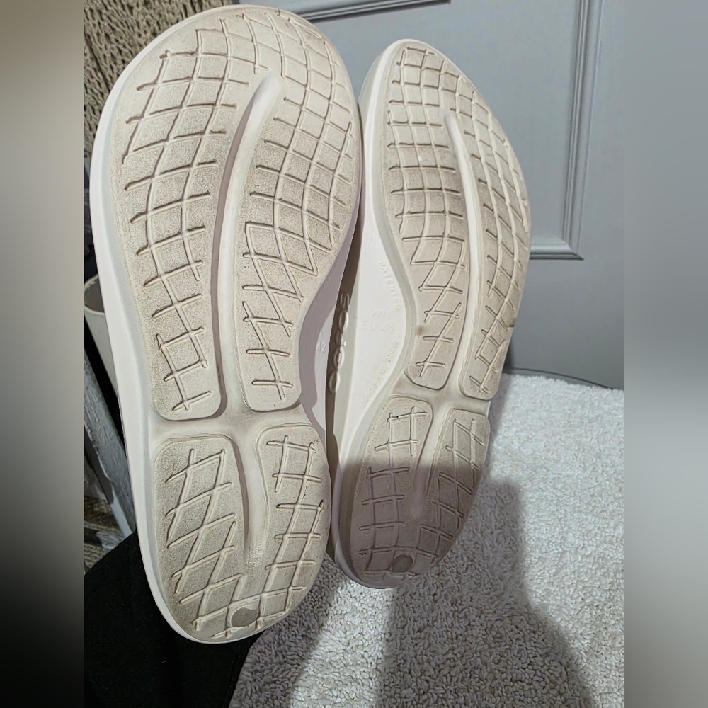 Oofos  11.Oolala Camo Limited Edition Flip Flops - Picture 8 of 8